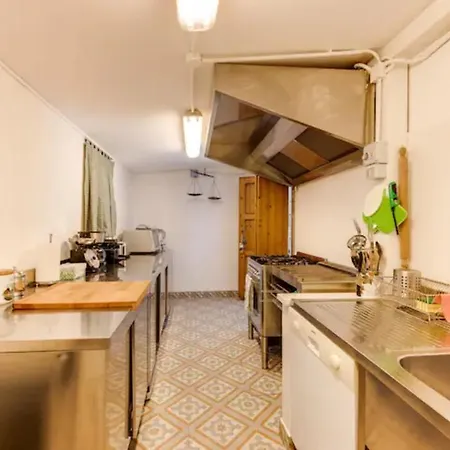 The Διαμέρισμα *